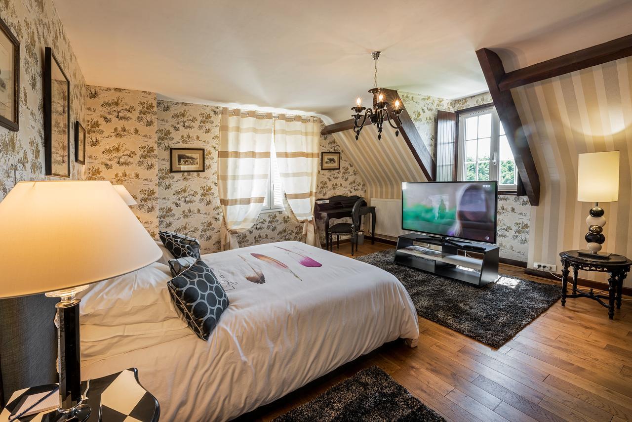 Domaine Du Bois Des Anges Bed & Breakfast Germigny-l'Eveque ภายนอก รูปภาพ