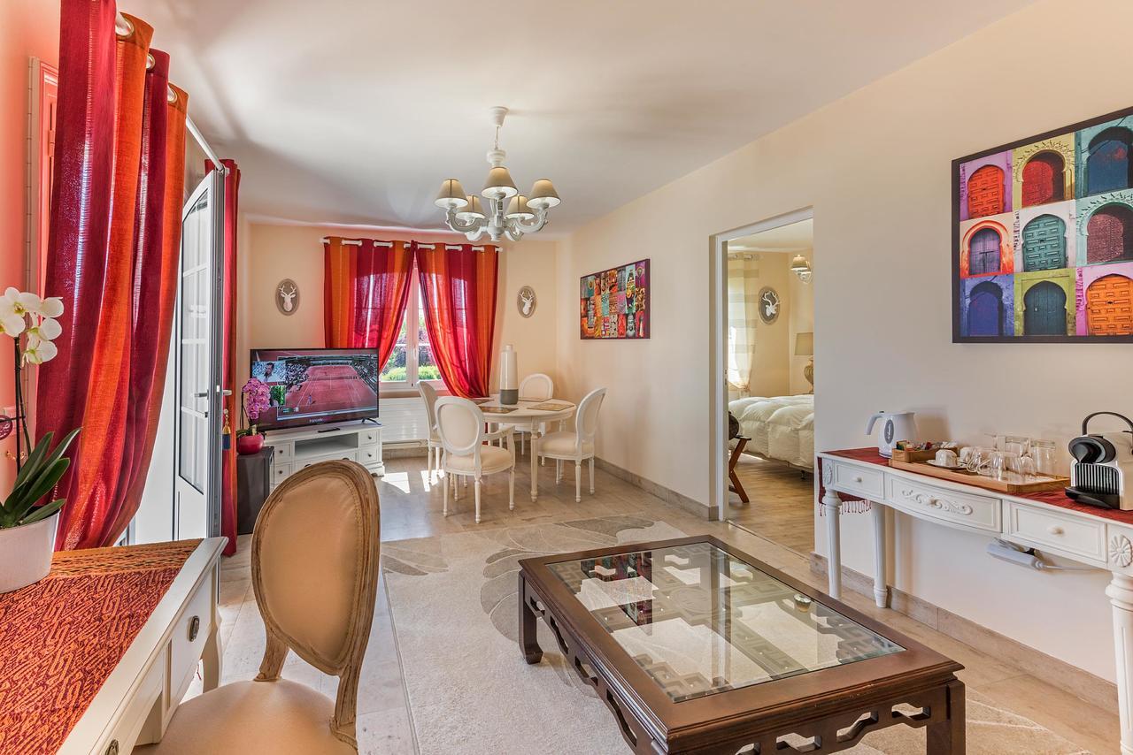 Domaine Du Bois Des Anges Bed & Breakfast Germigny-l'Eveque ภายนอก รูปภาพ